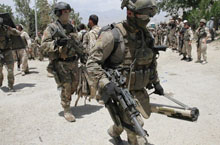 阿富汗首都爆发激烈枪战 军警出动围剿