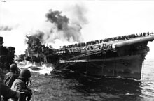 实拍美航母 被打爆瞬间