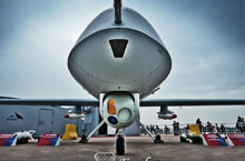 中国“翔龙”无人机!极具视觉冲击力